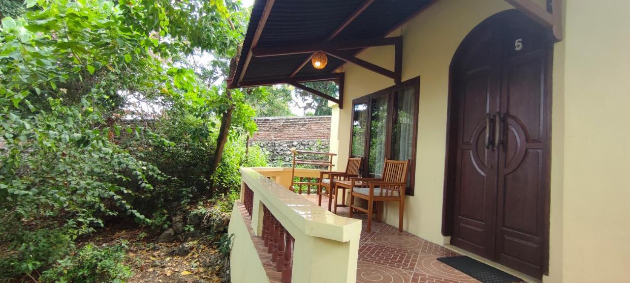 Bara Beach Bungalows Bira Luaran gambar
