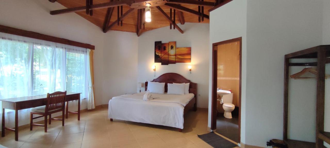 Bara Beach Bungalows Bira Luaran gambar