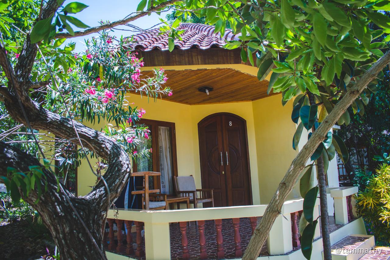 Bara Beach Bungalows Bira Luaran gambar